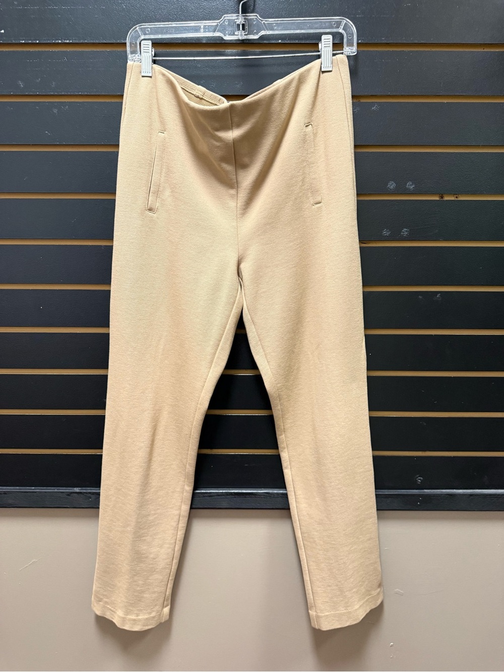 Chico’s Travelers Beige Pull-On Straight Leg Pants Size 1 Medium